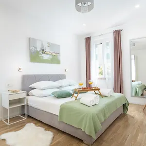 Star Music Apartment