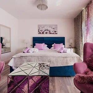 Downtown Luxury Emili Apartment